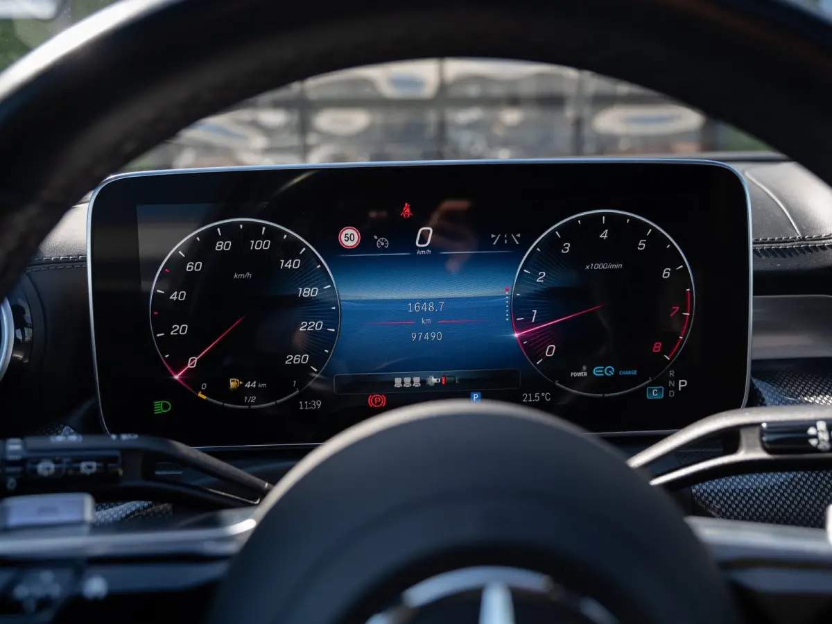 180 AMG Line | Premium Pack | 19” AMG | Head-Up | Pano | BTW