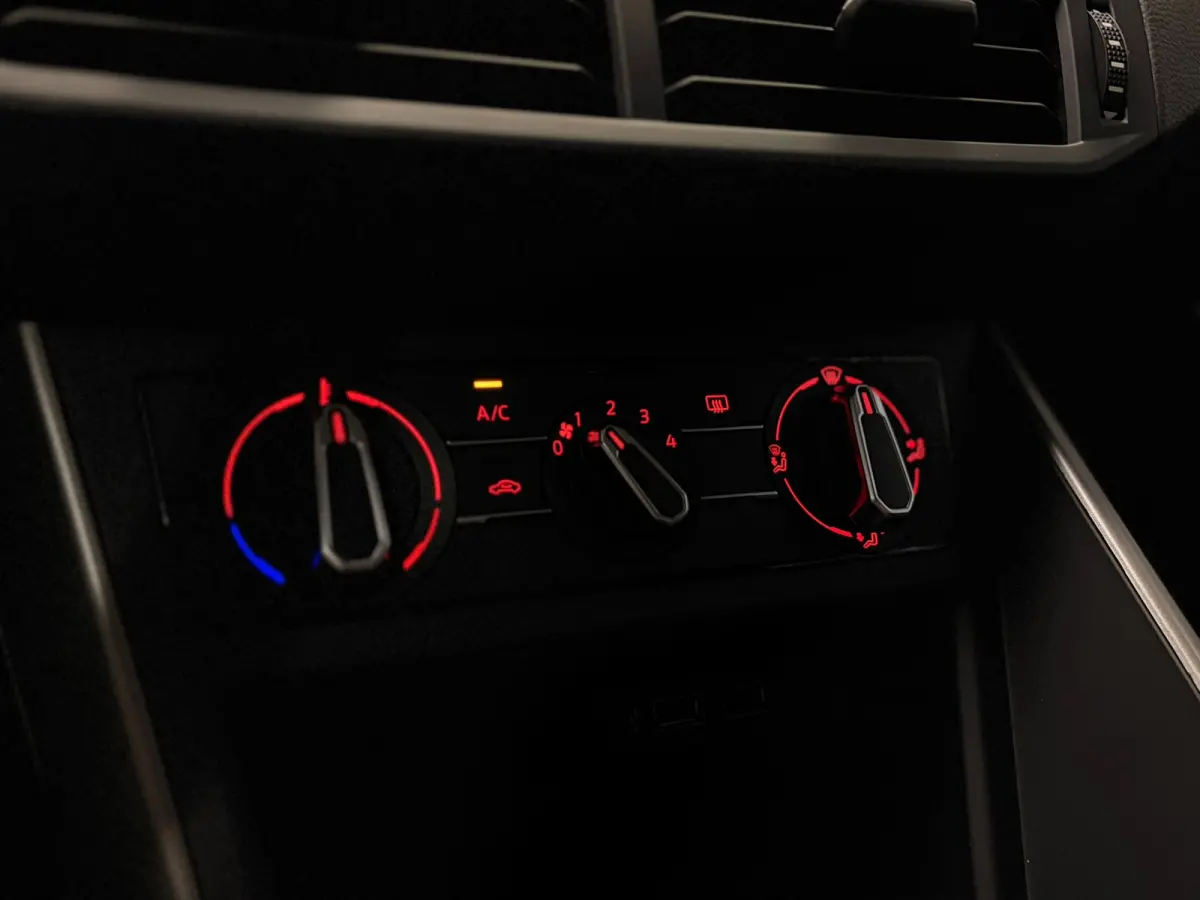 1.0 TSI Comfortline | NAVI | CRUISE | CAR PLAY |LMV |