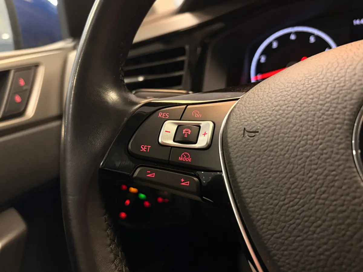 1.0 TSI Comfortline | NAVI | CRUISE | CAR PLAY |LMV |