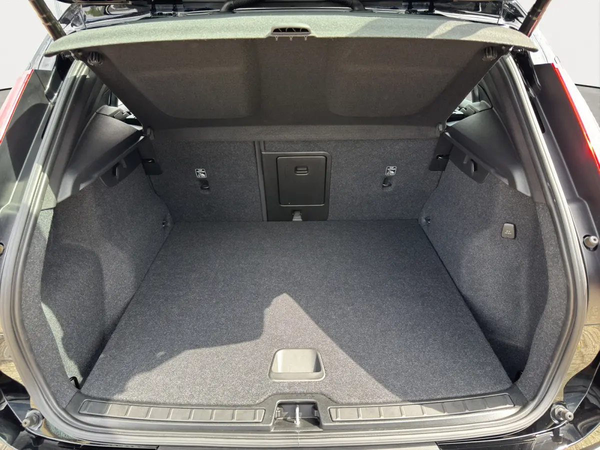 1.5 T4 Inscription Expression | Cruise control | Rijstrooksensor | Parkeersensoren voor en achter |