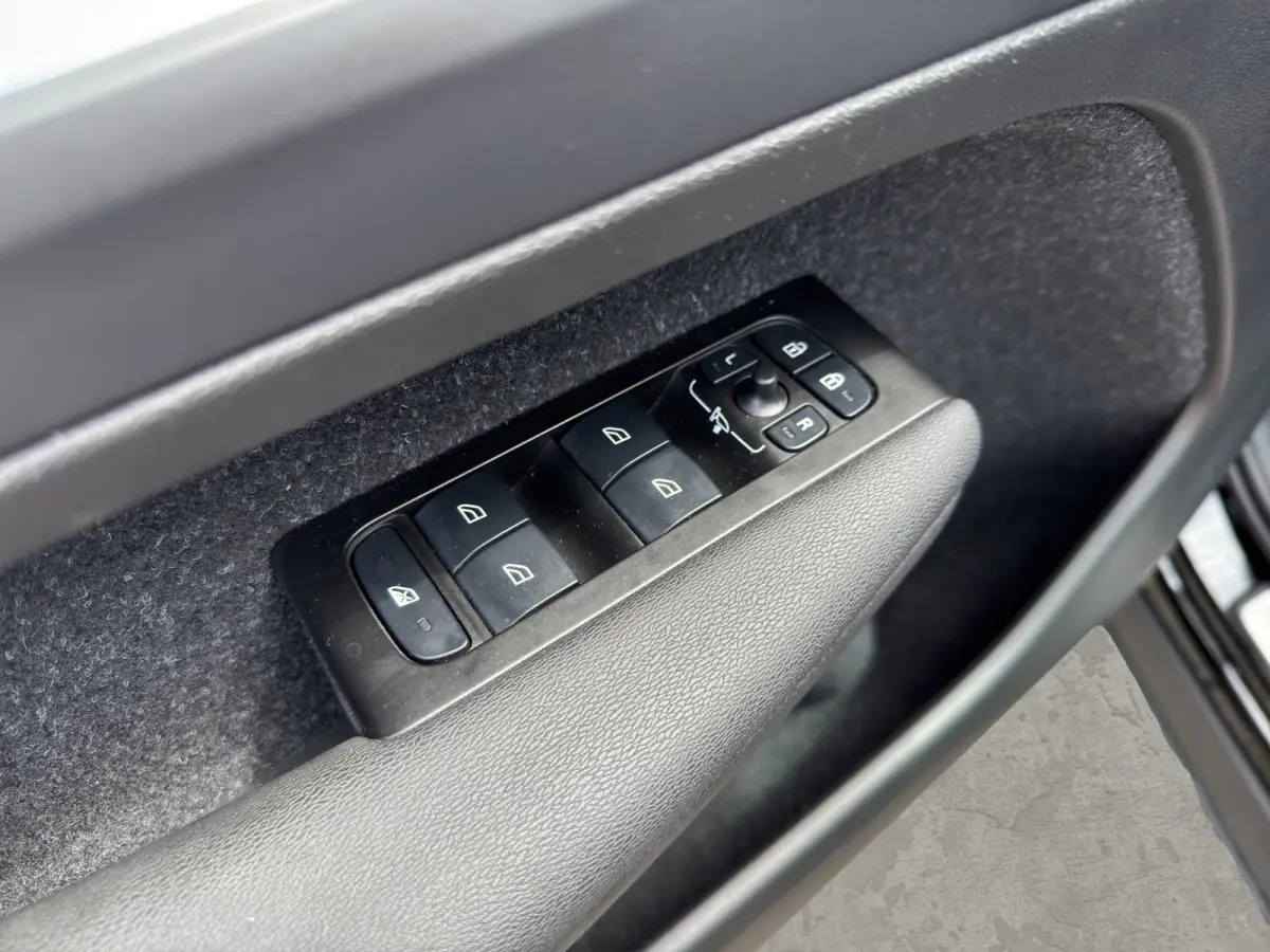 1.5 T4 Inscription Expression | Cruise control | Rijstrooksensor | Parkeersensoren voor en achter |