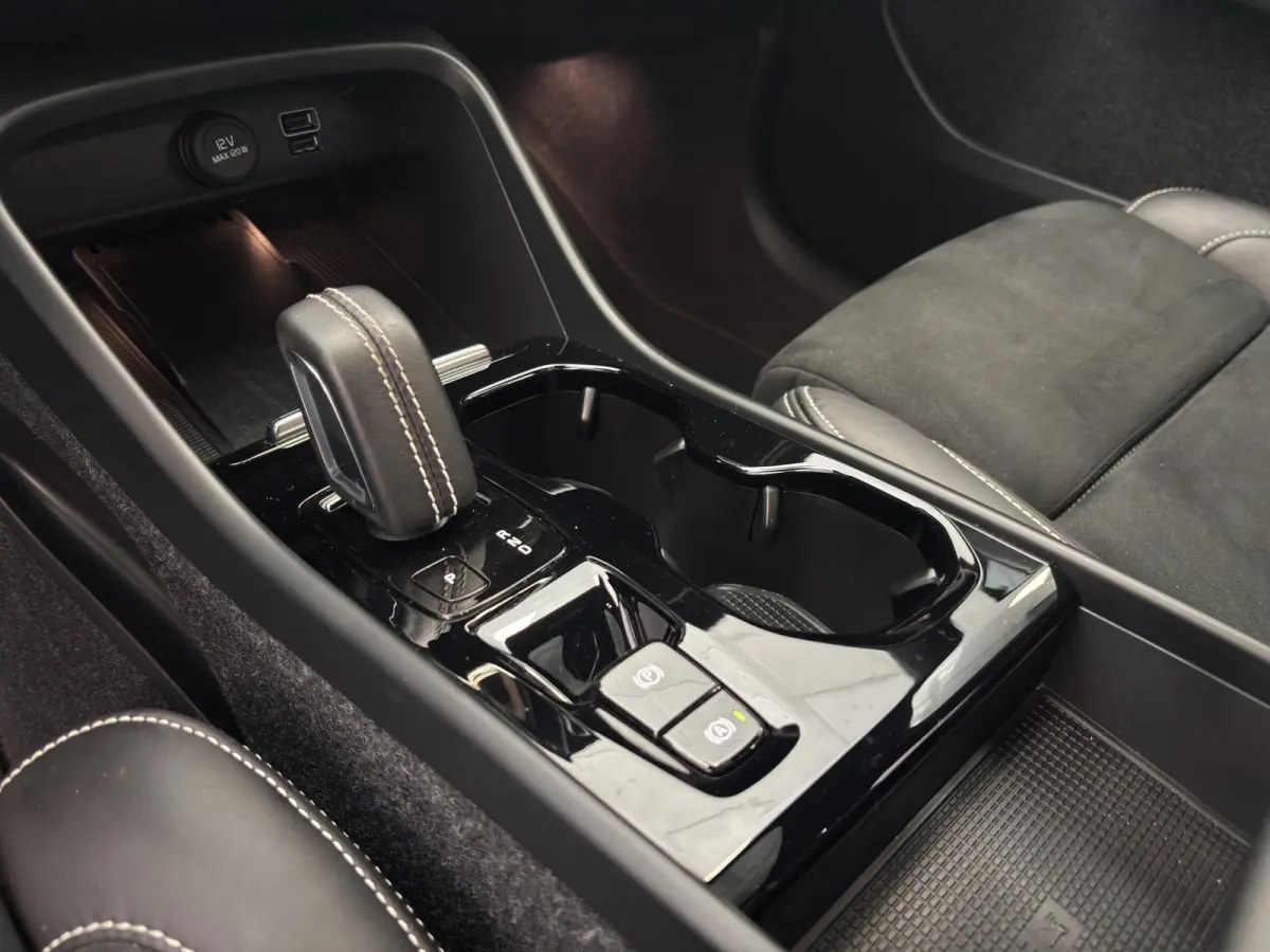 T4 Inscription | Appel Carplay\Android Auto | Achteruitrijcamera | Stuurwiel verwarmd | Premium audio |