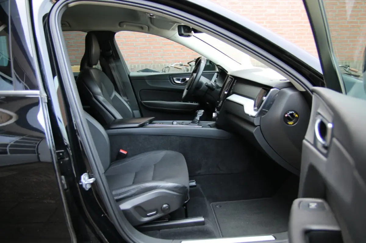 2.0 T5 AWD Momentum