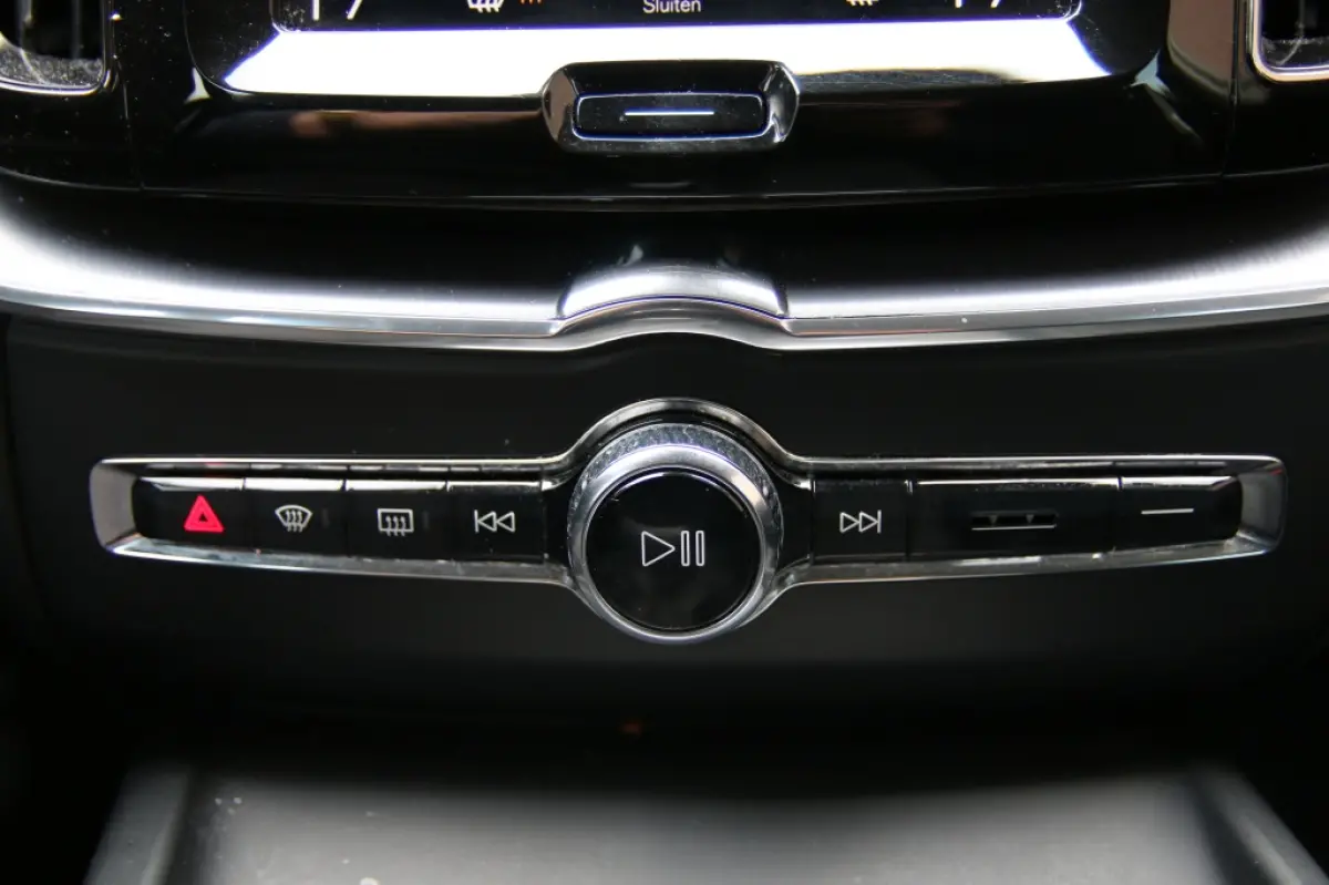 2.0 T5 AWD Momentum