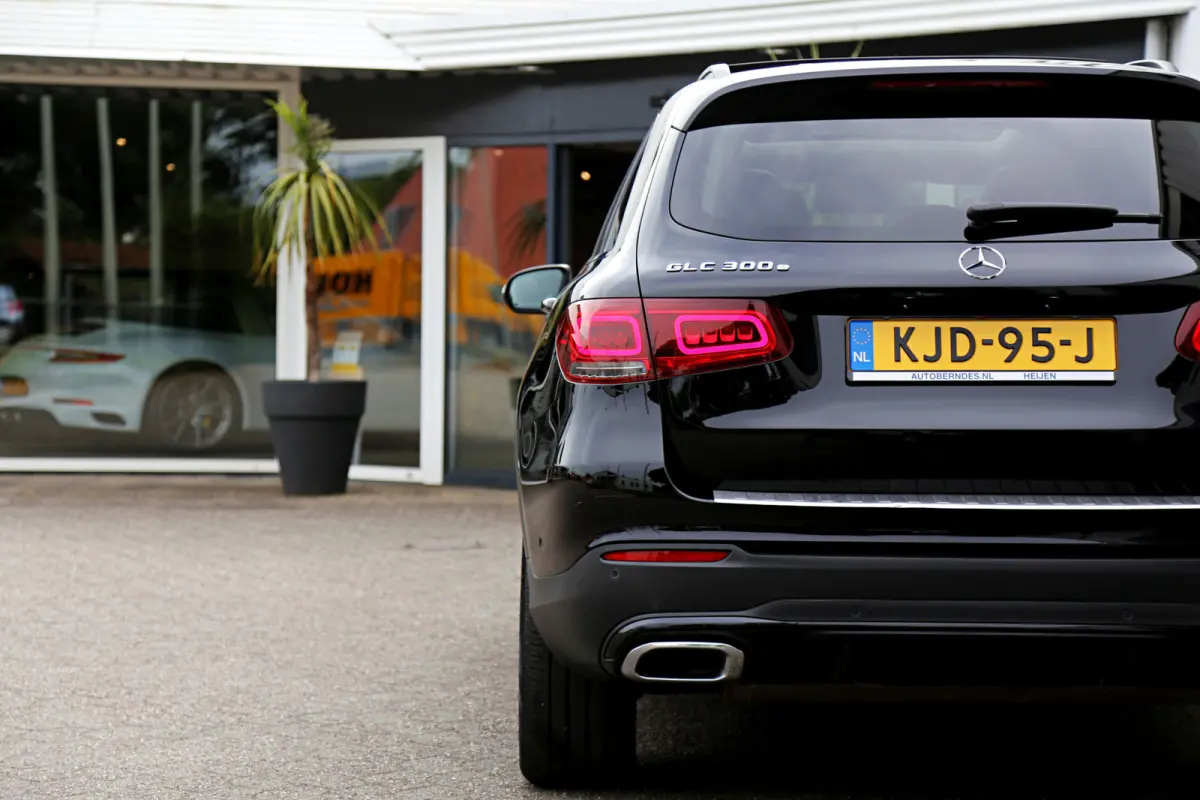 4MATIC AMG*Perfect Onderh.*Pano/Elek. Trekhaak/Night/Treeplanken/Diamond Grille/LED/DAB/Camera/Parkeersens.V+A/20 inch LM*