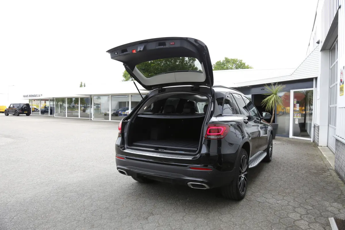 4MATIC AMG*Perfect Onderh.*Pano/Elek. Trekhaak/Night/Treeplanken/Diamond Grille/LED/DAB/Camera/Parkeersens.V+A/20 inch LM*