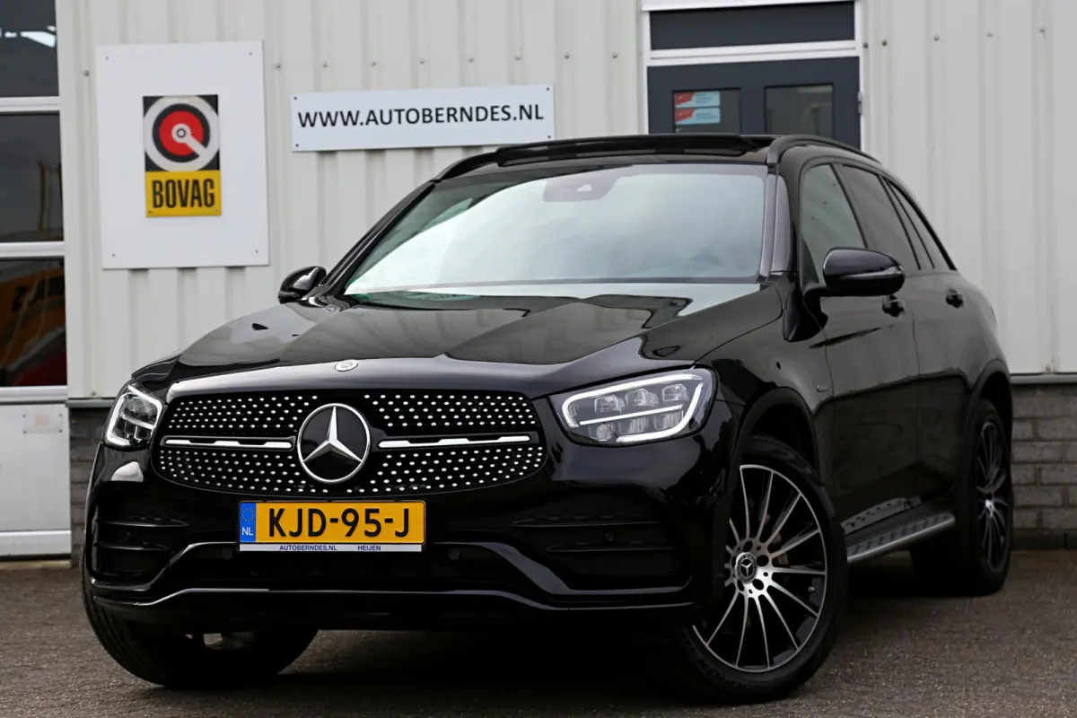 4MATIC AMG*Perfect Onderh.*Pano/Elek. Trekhaak/Night/Treeplanken/Diamond Grille/LED/DAB/Camera/Parkeersens.V+A/20 inch LM*