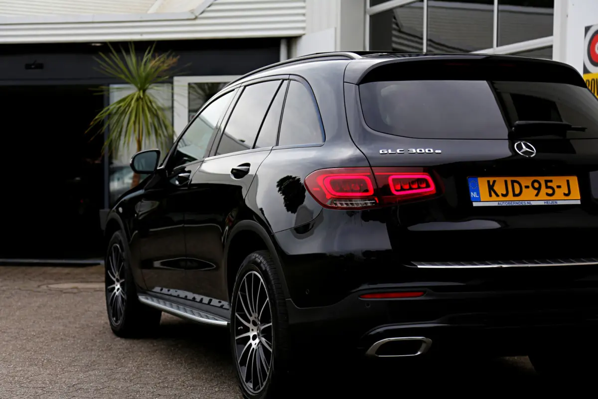 4MATIC AMG*Perfect Onderh.*Pano/Elek. Trekhaak/Night/Treeplanken/Diamond Grille/LED/DAB/Camera/Parkeersens.V+A/20 inch LM*