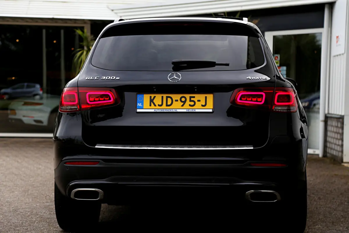 4MATIC AMG*Perfect Onderh.*Pano/Elek. Trekhaak/Night/Treeplanken/Diamond Grille/LED/DAB/Camera/Parkeersens.V+A/20 inch LM*