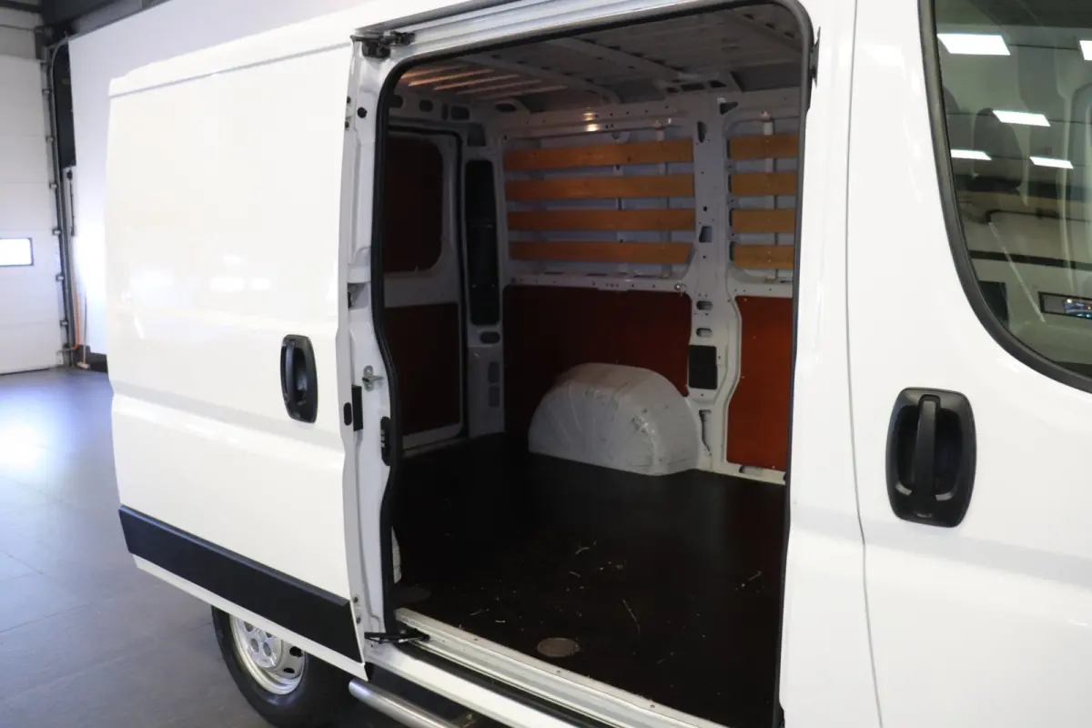 2.2 BlueHDi 120PK EURO 6 - Airco - Cruise - PDC - €14.900,- Excl.