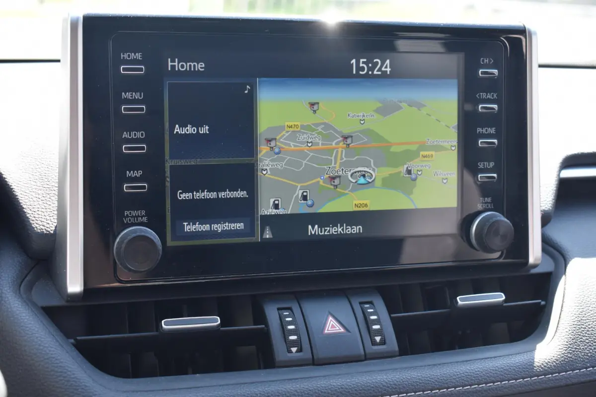 2.5 Hybrid Dynamic BSM | Navigatie | Camera | 100% Toyota Onderhouden | 12 mnd BOVAG garantie | Whatsapp 06-53188999