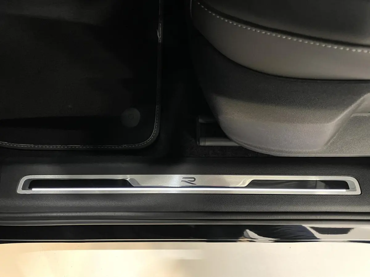 1.4 TSI eHybrid R-Line Black Style/ 360 Cam/ Keyless/ Trekhaak