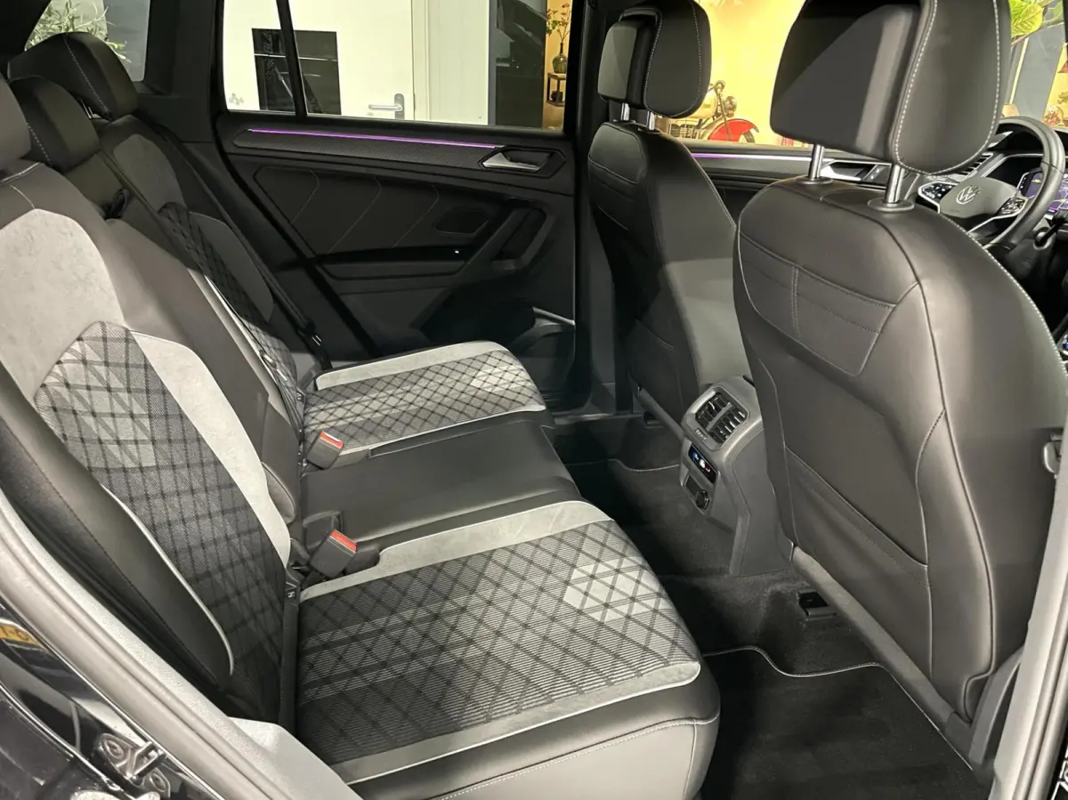 1.4 TSI eHybrid R-Line Black Style/ 360 Cam/ Keyless/ Trekhaak