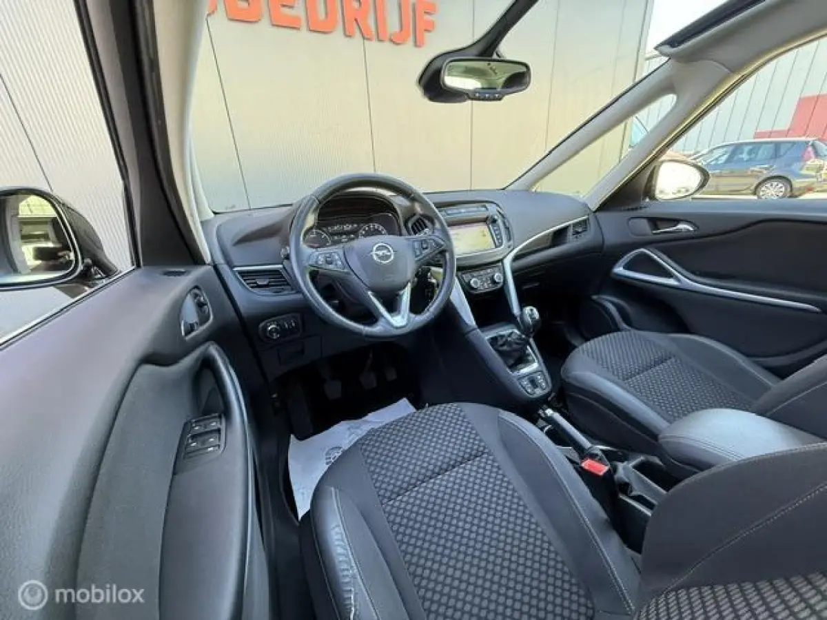 1.6 CDTI Business Executive 7p. DAB Clima Navi Pano PDC Cruise LMV Trekhaak Nap Nette staat!