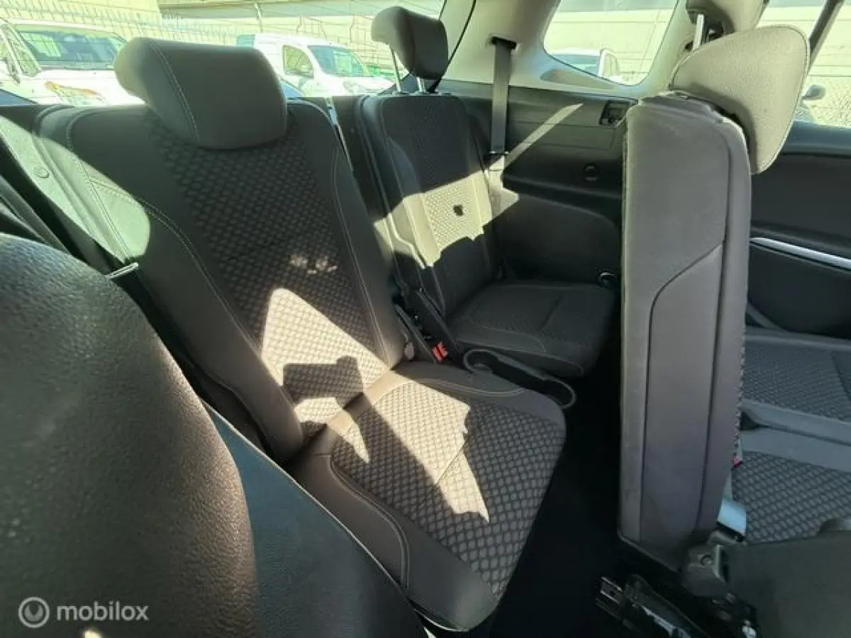 1.6 CDTI Business Executive 7p. DAB Clima Navi Pano PDC Cruise LMV Trekhaak Nap Nette staat!