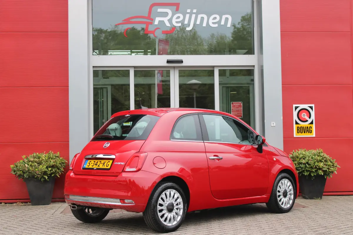 1.0 Hybrid 69PK DOLCEVITA | PANORAMA DAK | APPLE CARPLAY/ANDROID AUTO | HALF LEDEREN BEKLEDING "TESSUTO DISEGNO" MET SPORTSTOELEN | DONKERE HEMELBEKLEDING | CRUISE CONTROL | AIRCO | LICHTMET