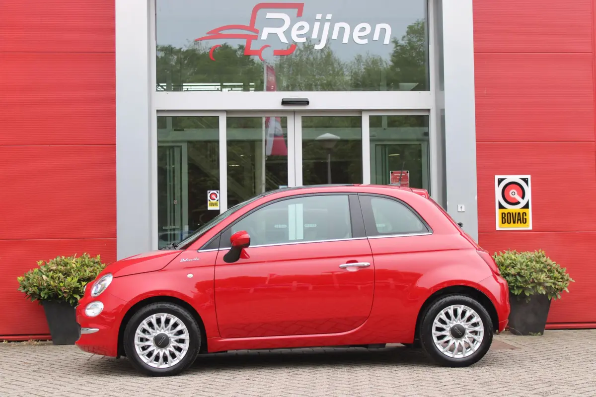 1.0 Hybrid 69PK DOLCEVITA | PANORAMA DAK | APPLE CARPLAY/ANDROID AUTO | HALF LEDEREN BEKLEDING "TESSUTO DISEGNO" MET SPORTSTOELEN | DONKERE HEMELBEKLEDING | CRUISE CONTROL | AIRCO | LICHTMET