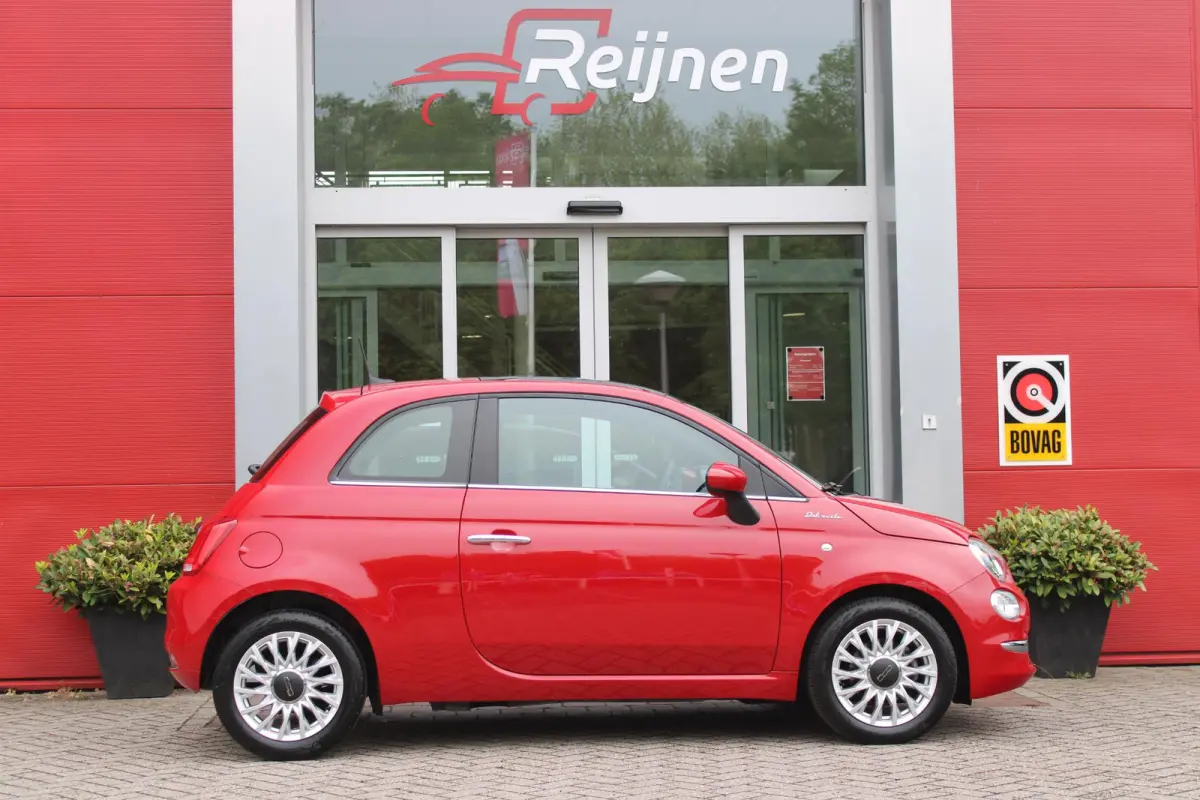 1.0 Hybrid 69PK DOLCEVITA | PANORAMA DAK | APPLE CARPLAY/ANDROID AUTO | HALF LEDEREN BEKLEDING "TESSUTO DISEGNO" MET SPORTSTOELEN | DONKERE HEMELBEKLEDING | CRUISE CONTROL | AIRCO | LICHTMET