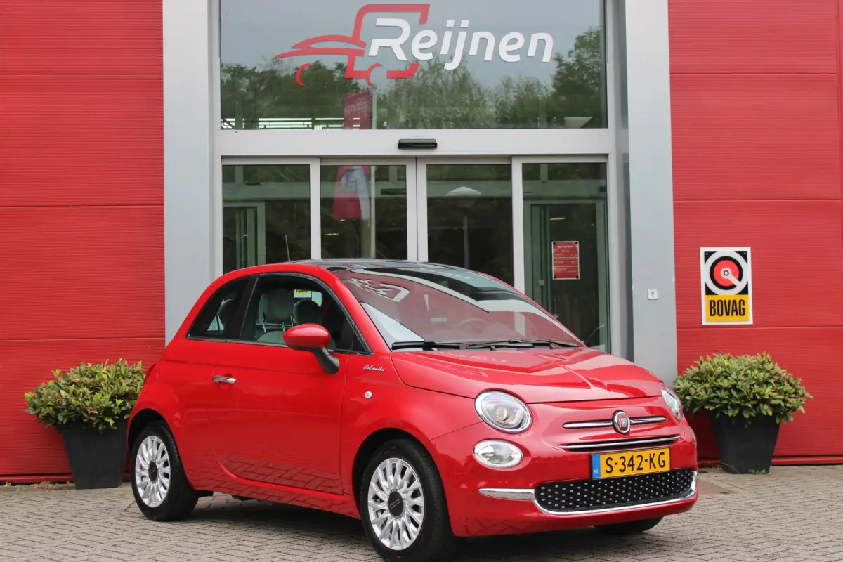 1.0 Hybrid 69PK DOLCEVITA | PANORAMA DAK | APPLE CARPLAY/ANDROID AUTO | HALF LEDEREN BEKLEDING "TESSUTO DISEGNO" MET SPORTSTOELEN | DONKERE HEMELBEKLEDING | CRUISE CONTROL | AIRCO | LICHTMET