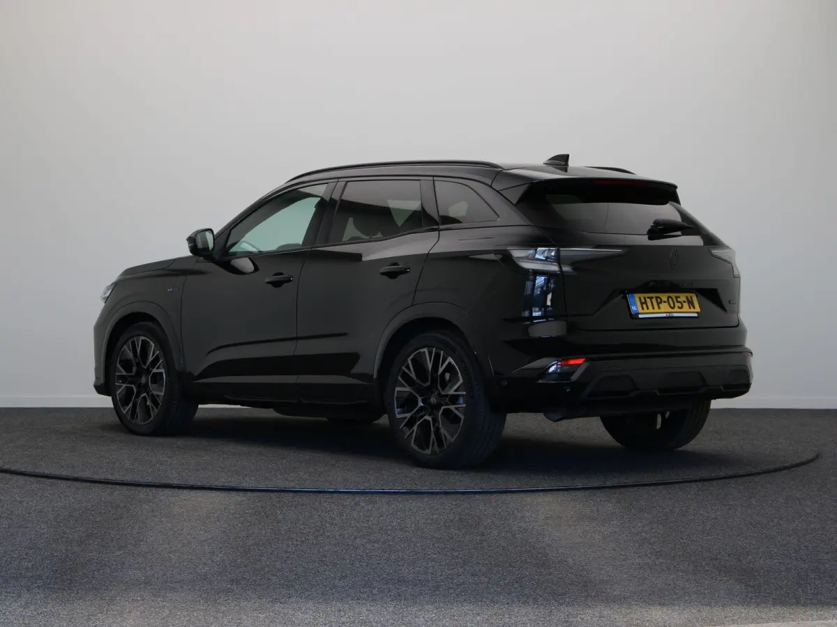 Full hybrid 200 iconic esprit Alpine | Facelift | Stoel-stuurverwarming | Adaptieve cruise control | Elektrisch bedienbare stoelen | Navigatie |