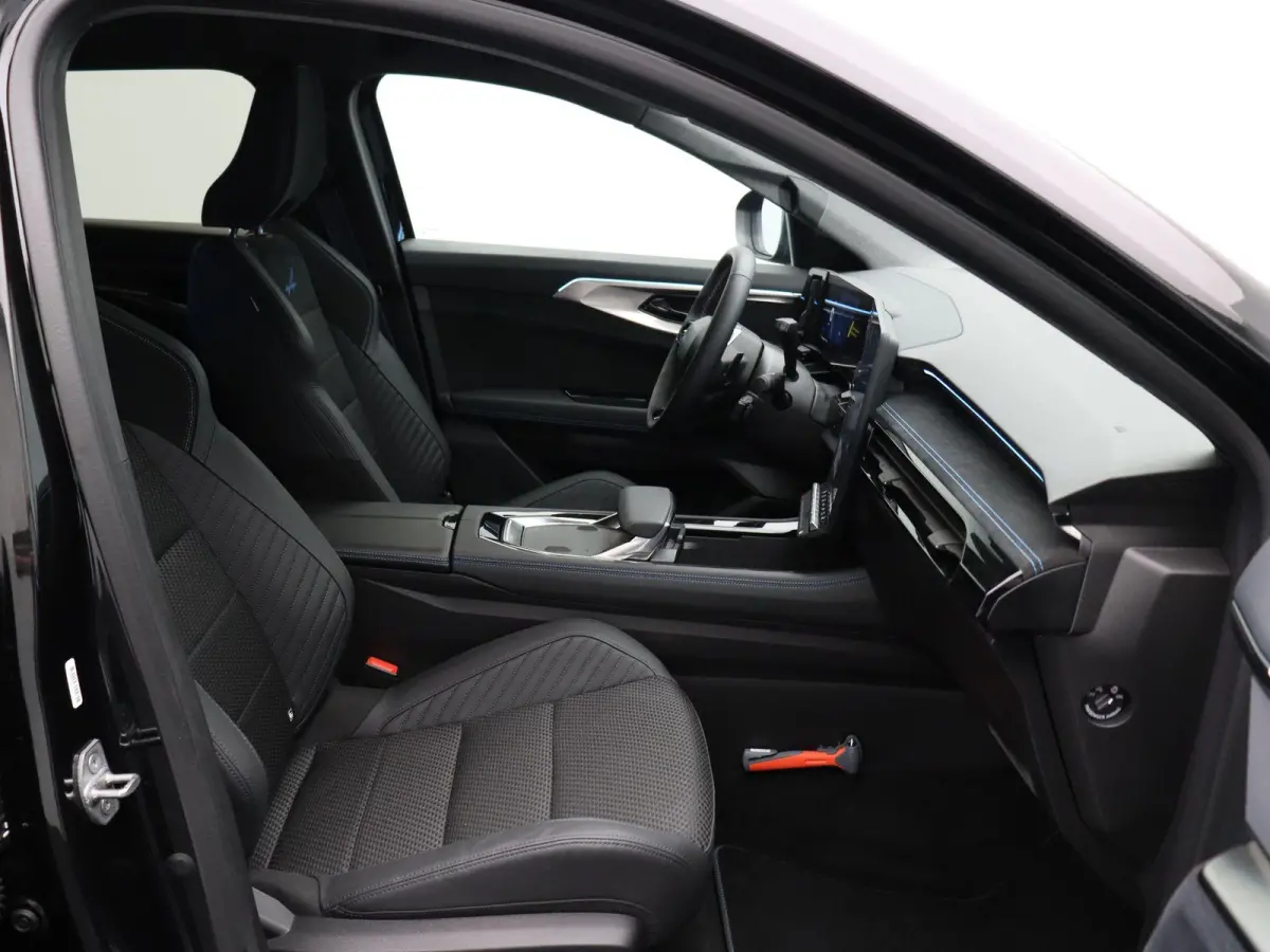 Full hybrid 200 iconic esprit Alpine | Facelift | Stoel-stuurverwarming | Adaptieve cruise control | Elektrisch bedienbare stoelen | Navigatie |