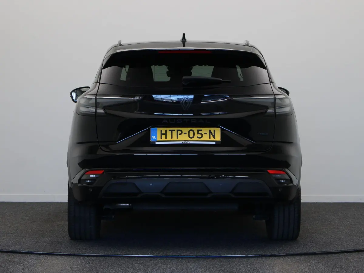 Full hybrid 200 iconic esprit Alpine | Facelift | Stoel-stuurverwarming | Adaptieve cruise control | Elektrisch bedienbare stoelen | Navigatie |