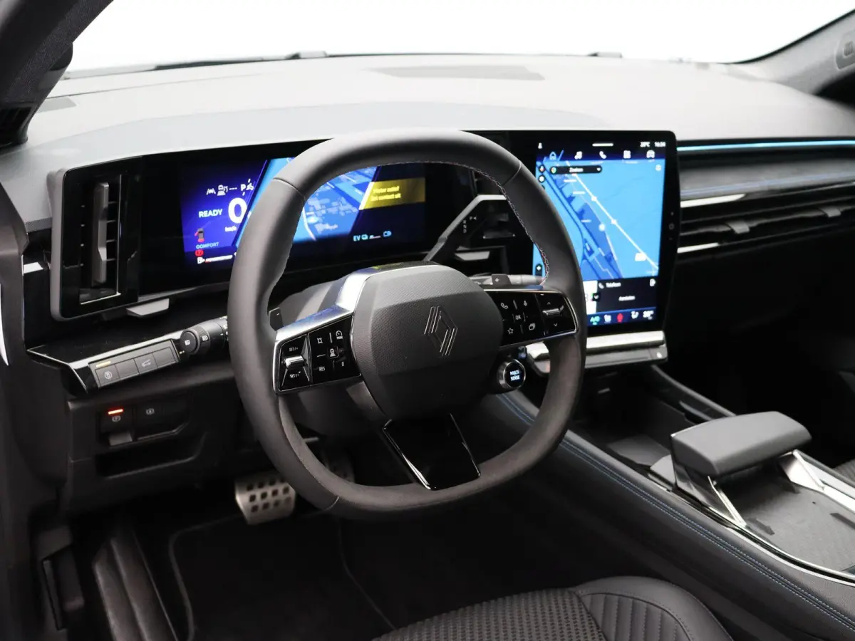 Full hybrid 200 iconic esprit Alpine | Facelift | Stoel-stuurverwarming | Adaptieve cruise control | Elektrisch bedienbare stoelen | Navigatie |