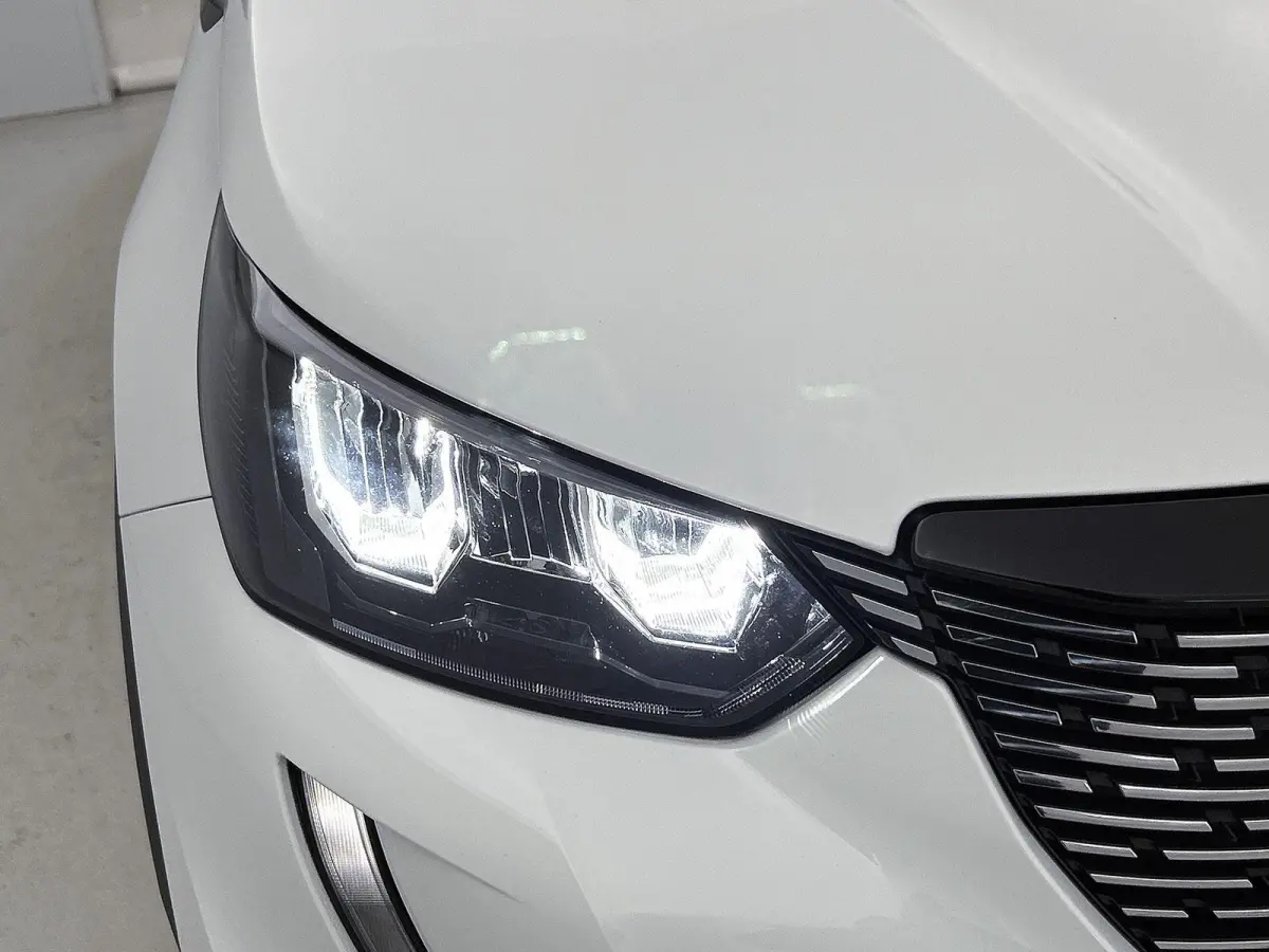 1.2 130pk Allure Pack | Navigatie | LED Koplampen | Parkeercamera achter | Digitaal 3D Dashboard | Apple Carplay / Android Auto |