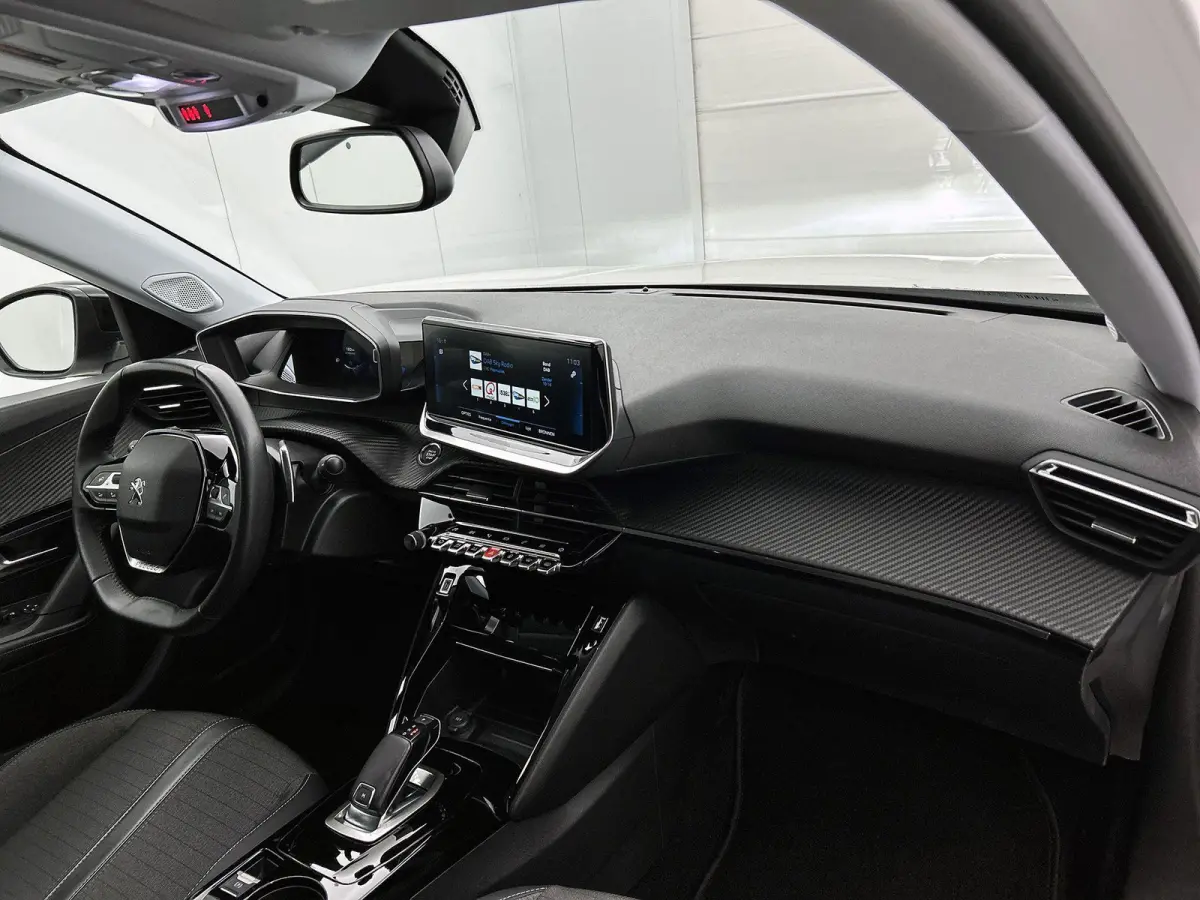 1.2 130pk Allure Pack | Navigatie | LED Koplampen | Parkeercamera achter | Digitaal 3D Dashboard | Apple Carplay / Android Auto |