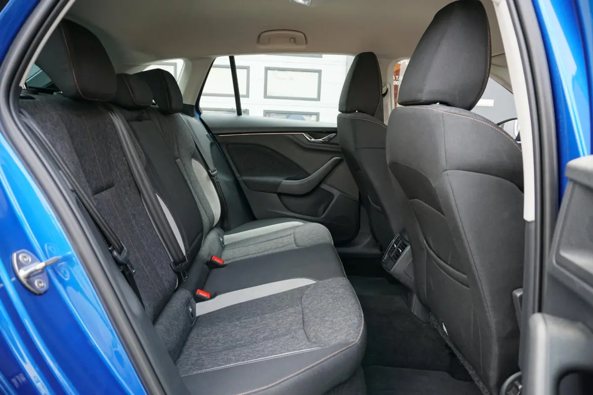 1.0 TSI Business Edition + TREKHAAK / STOELVERWARMING / CAMERA