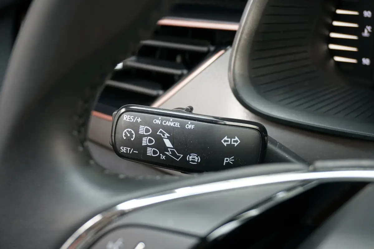 1.0 TSI Business Edition + TREKHAAK / STOELVERWARMING / CAMERA