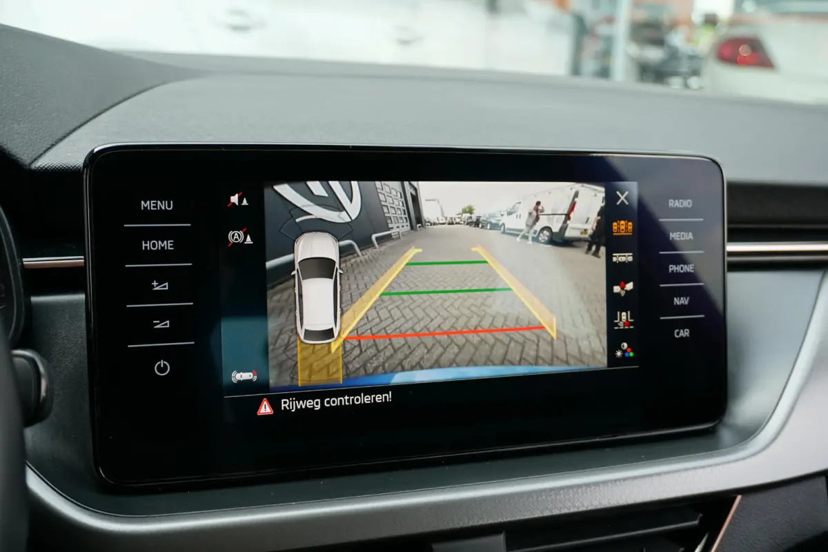 1.0 TSI Business Edition + TREKHAAK / STOELVERWARMING / CAMERA