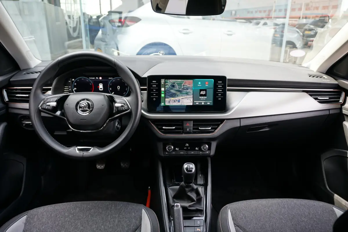 1.0 TSI Business Edition + TREKHAAK / STOELVERWARMING / CAMERA