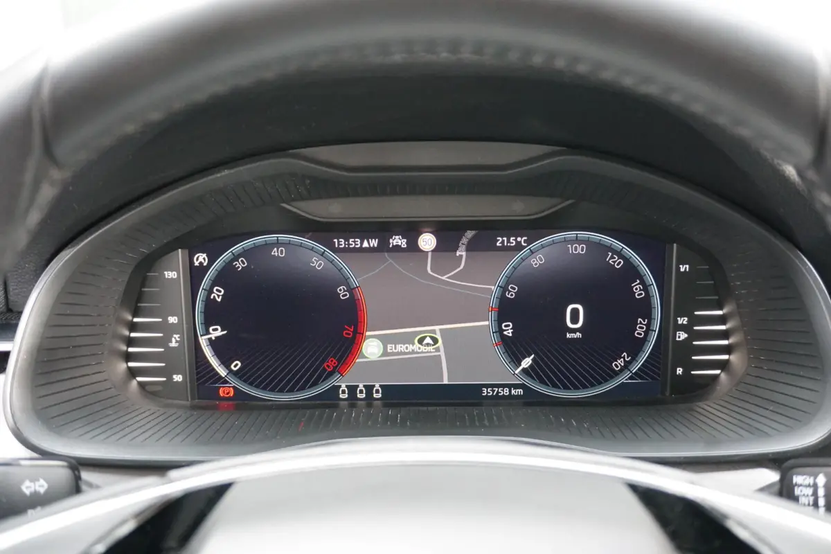 1.0 TSI Business Edition + TREKHAAK / STOELVERWARMING / CAMERA