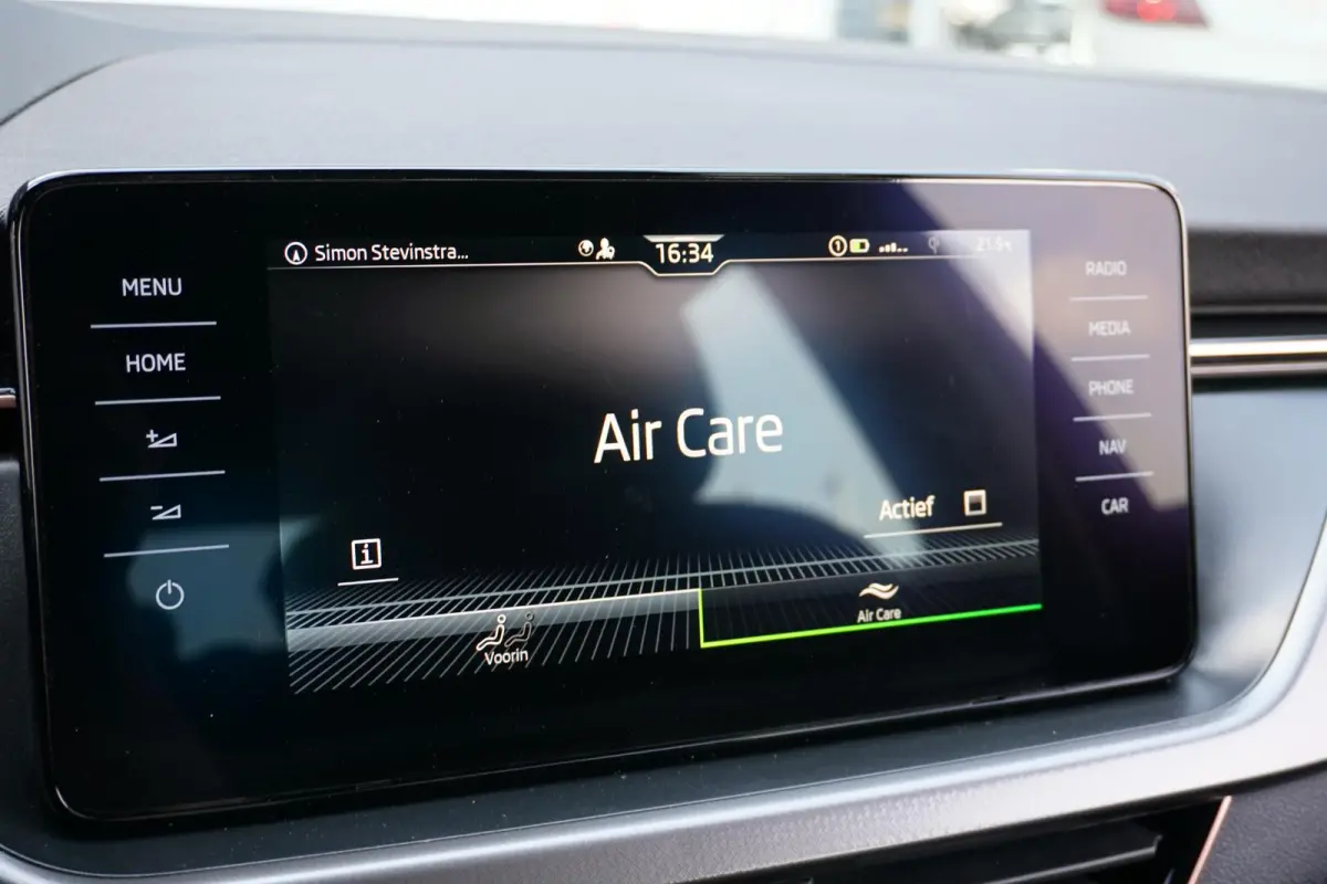 1.0 TSI Business Edition + TREKHAAK / STOELVERWARMING / CAMERA