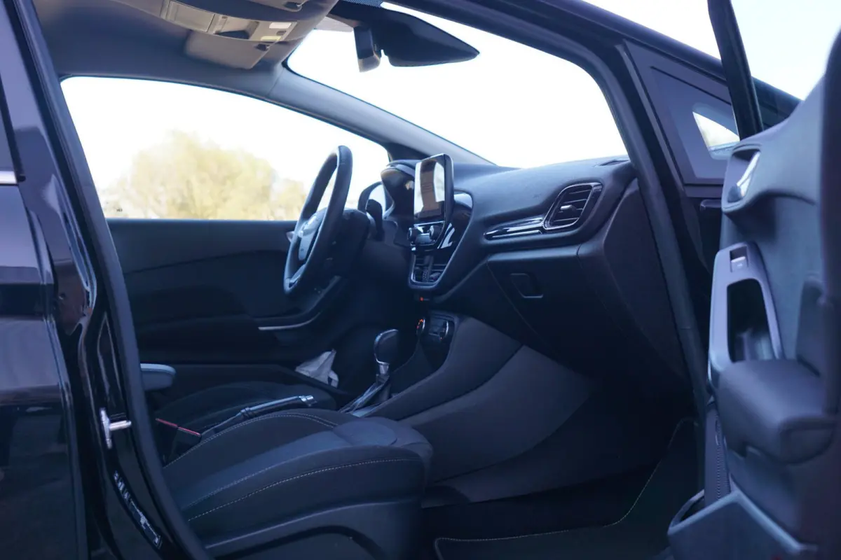 1.0 EcoBoost Titanium AUTOMAAT | Panther Black | Carplay/Winterpack/Camera