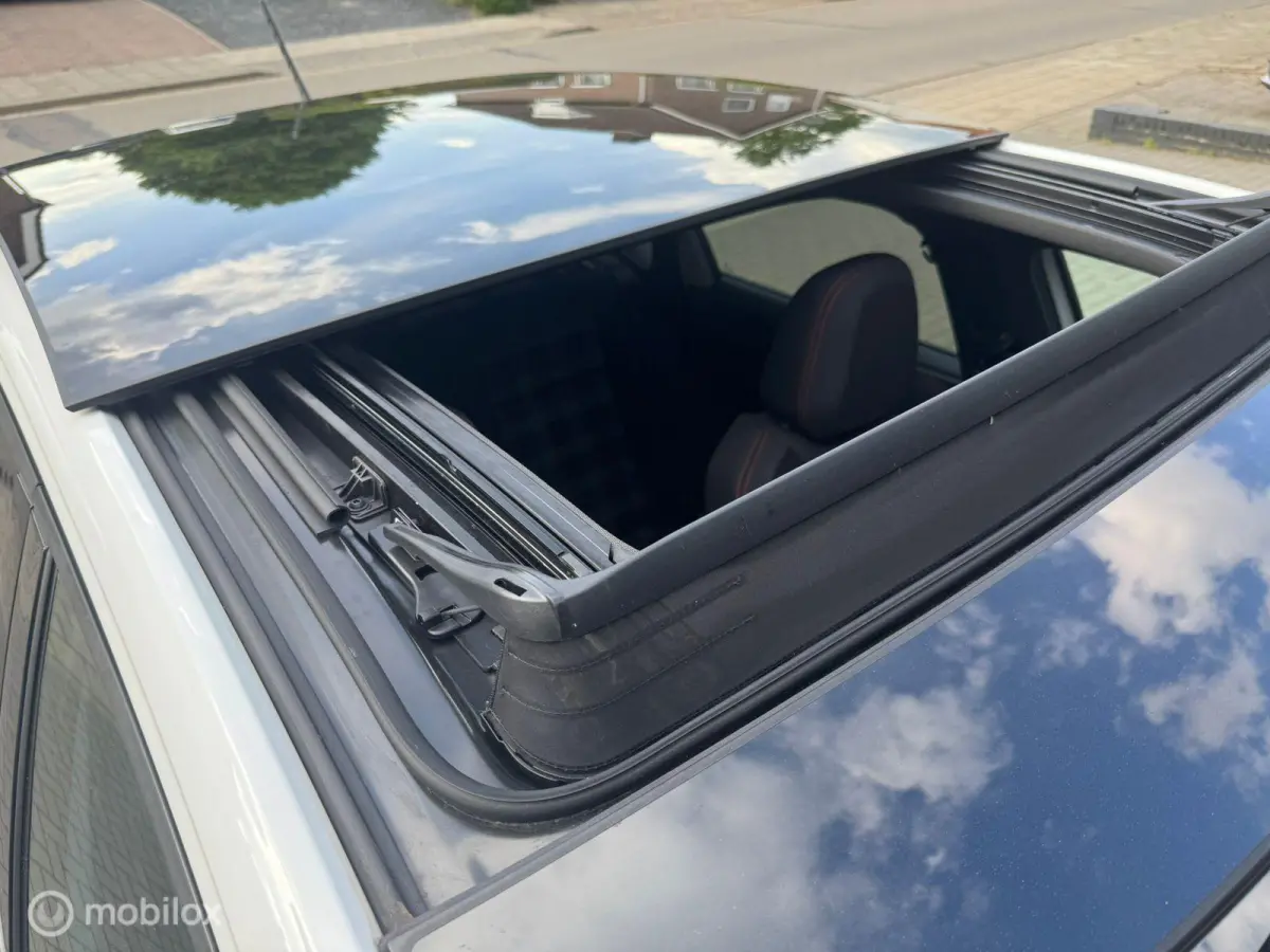 GTI 2.0 TSI 200PK DSG ACC Pano Virtual Beats
