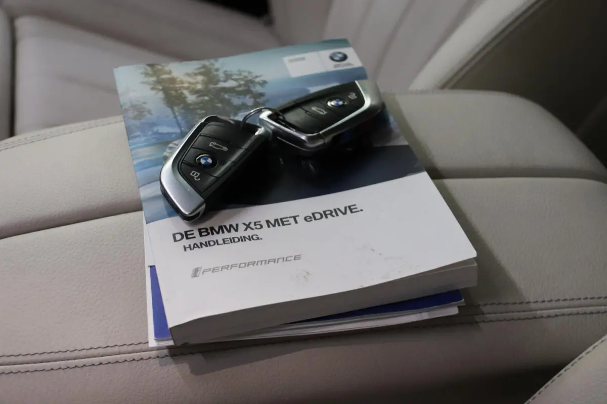 xDrive40e High Executive M SPORT MARGE AUTO