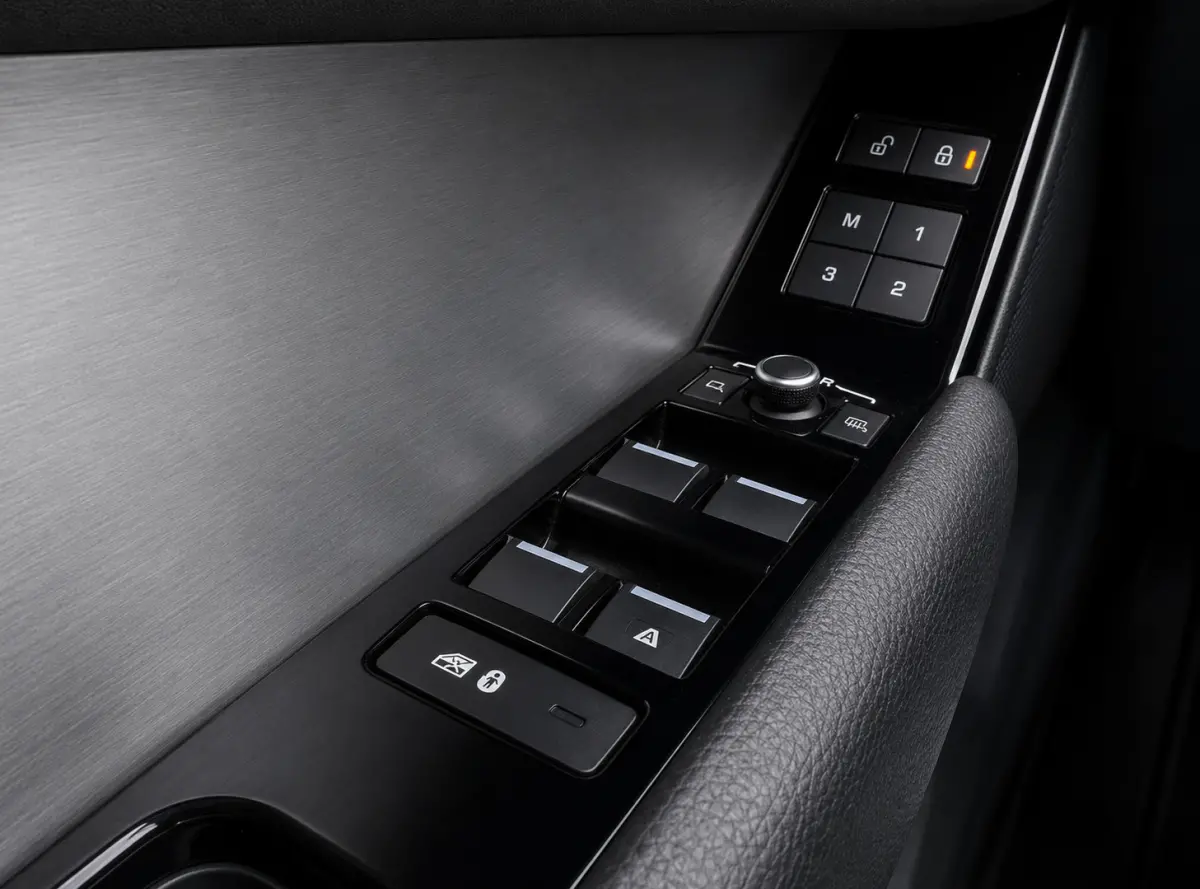 3.0 V6 AWD R-Dynamic HSE