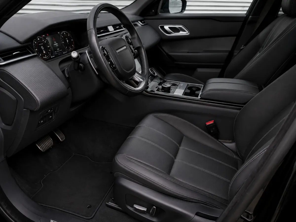 3.0 V6 AWD R-Dynamic HSE