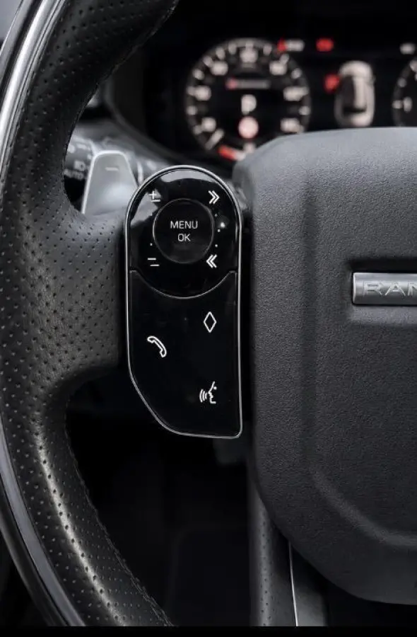 3.0 V6 AWD R-Dynamic HSE