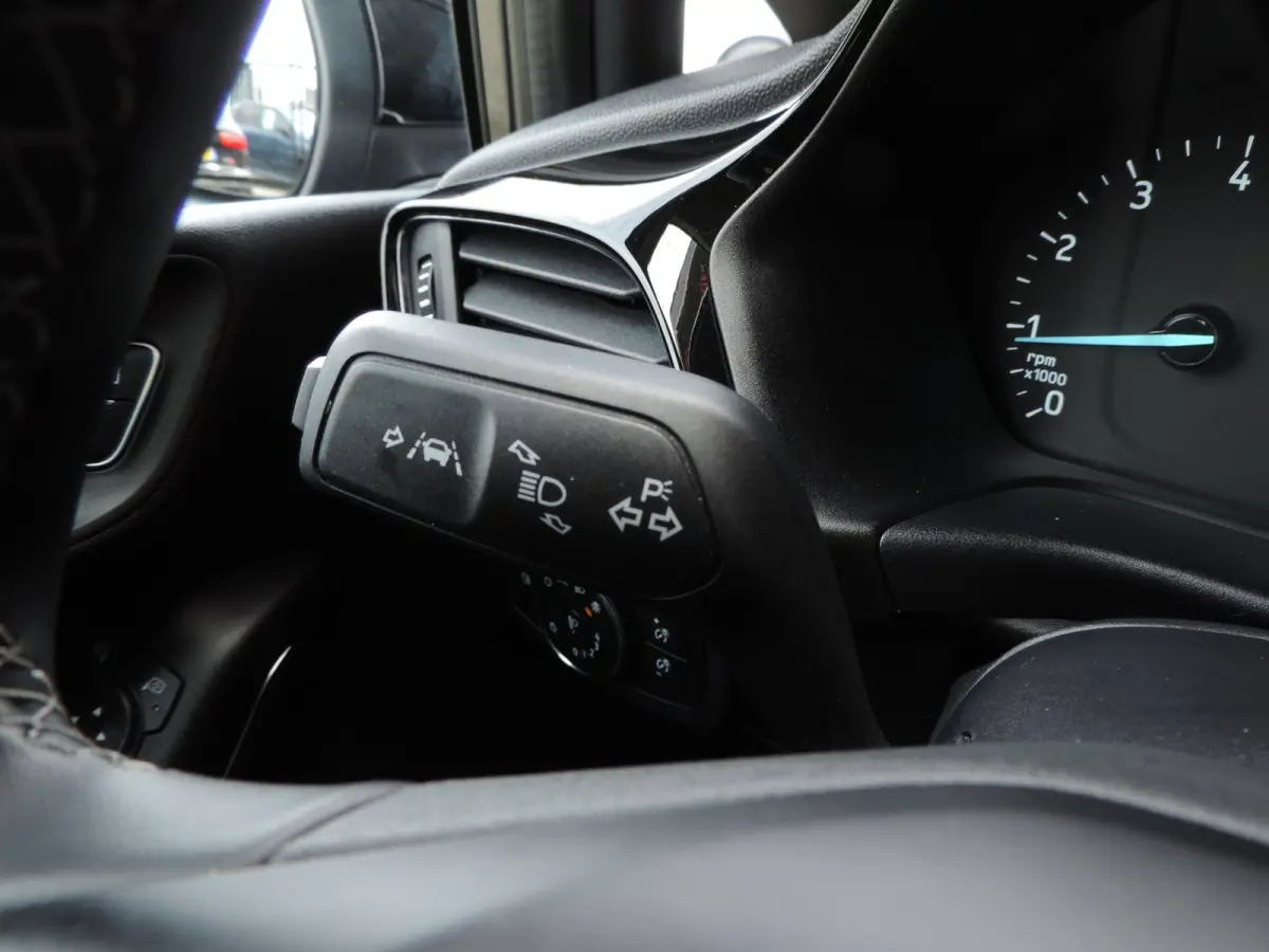 1.0-T 125PK Hybrid Titanium 48.000km | NLauto | Winterpack | ECC | LED kopl | CarPlay | Bluetooth | PDC | DAB