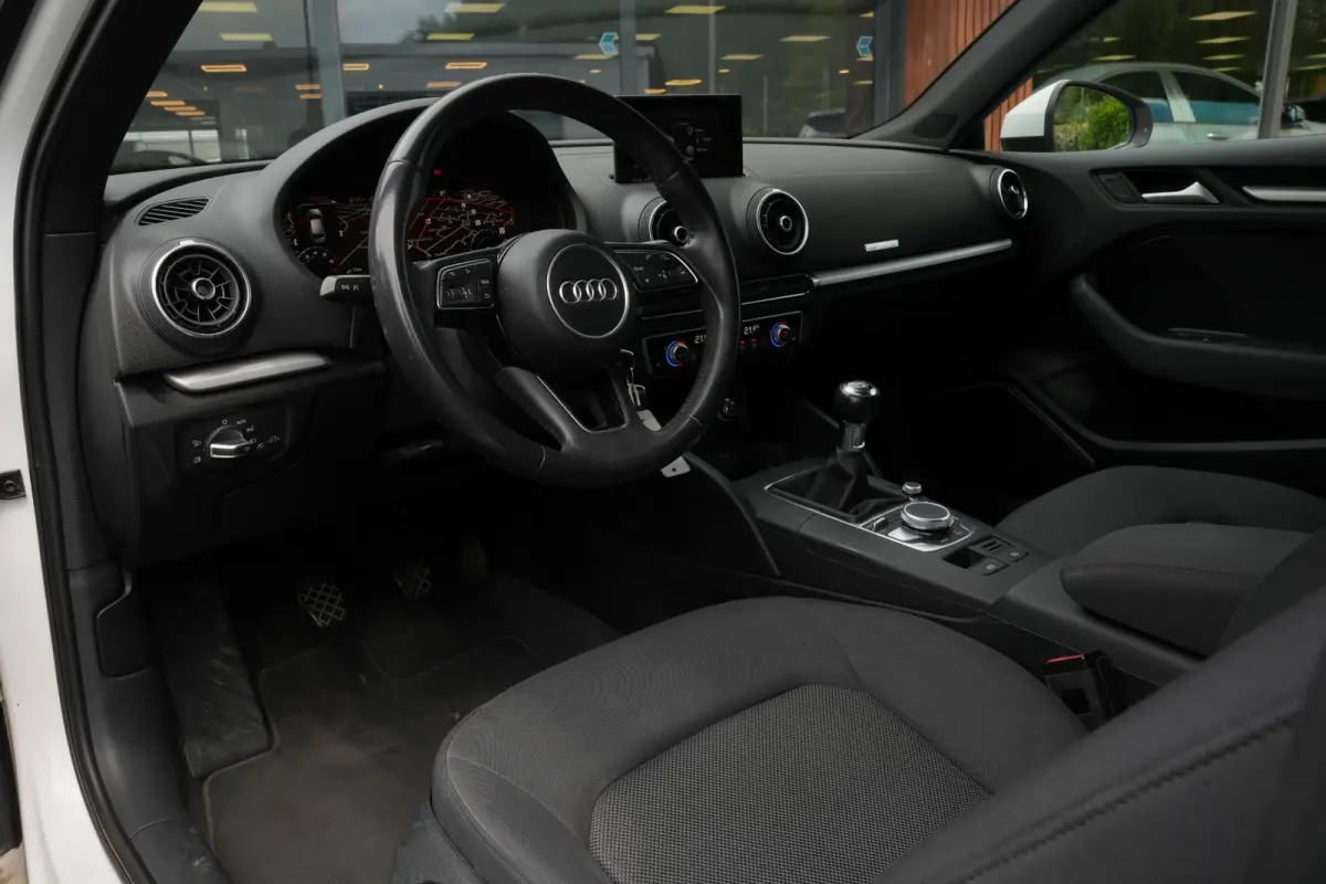 1.0 TFSI Sport Edition B&O Premium Audio Virtual Dash Clima CarPlay