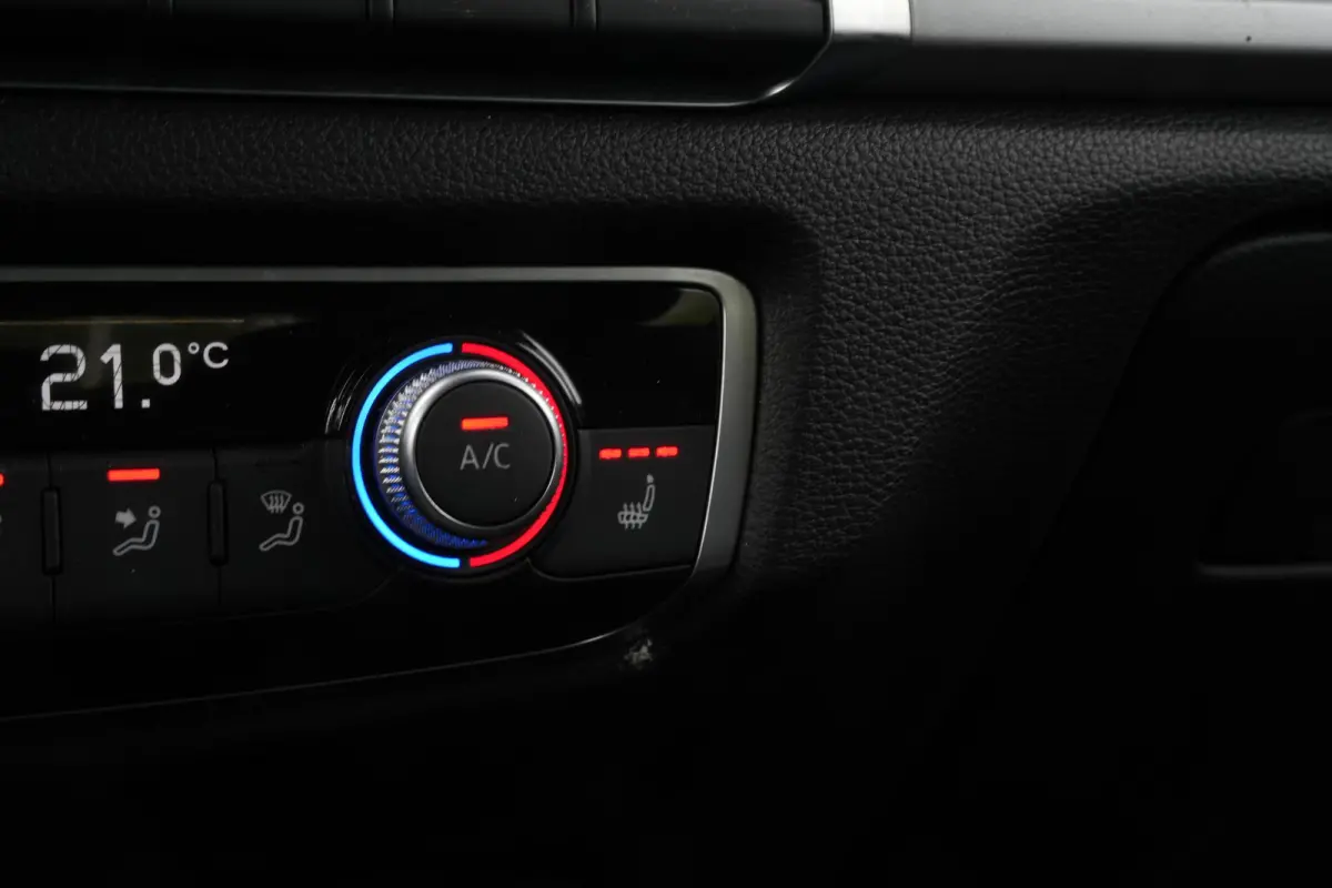 1.0 TFSI Sport Edition B&O Premium Audio Virtual Dash Clima CarPlay