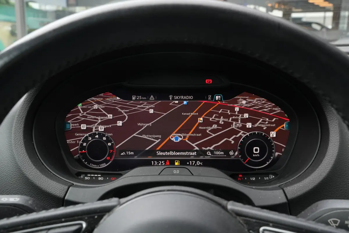 1.0 TFSI Sport Edition B&O Premium Audio Virtual Dash Clima CarPlay