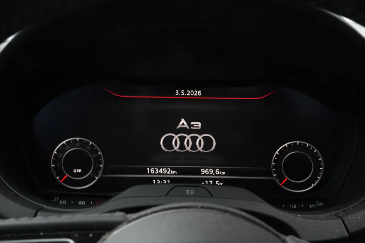 1.0 TFSI Sport Edition B&O Premium Audio Virtual Dash Clima CarPlay