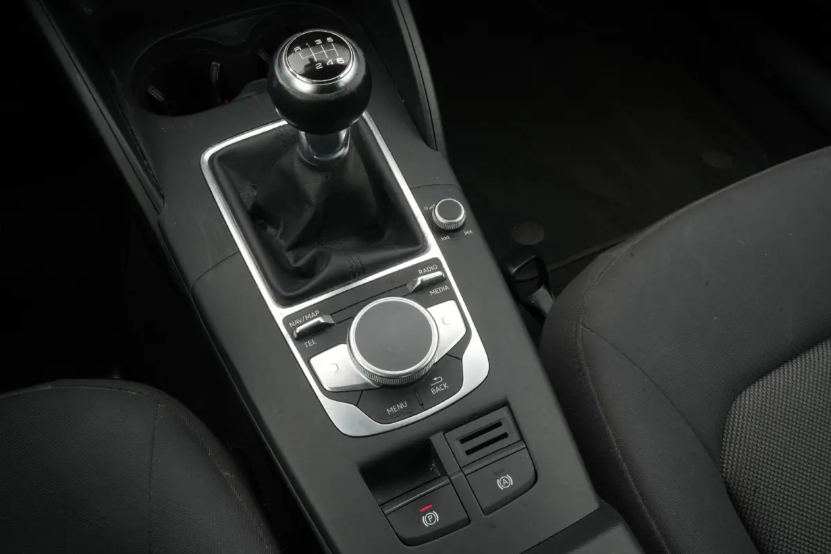 1.0 TFSI Sport Edition B&O Premium Audio Virtual Dash Clima CarPlay
