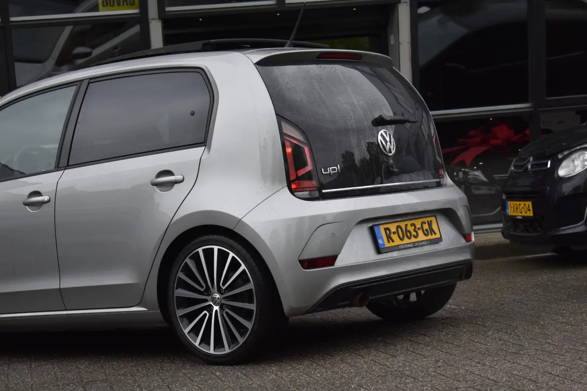 Up! 1.0 TSI BMT cross up! Airco Pano Stoelverwarming BBD