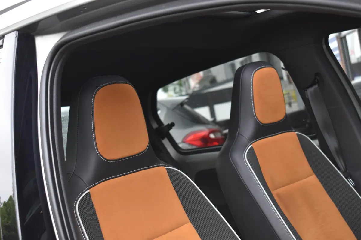 Up! 1.0 TSI BMT cross up! Airco Pano Stoelverwarming BBD