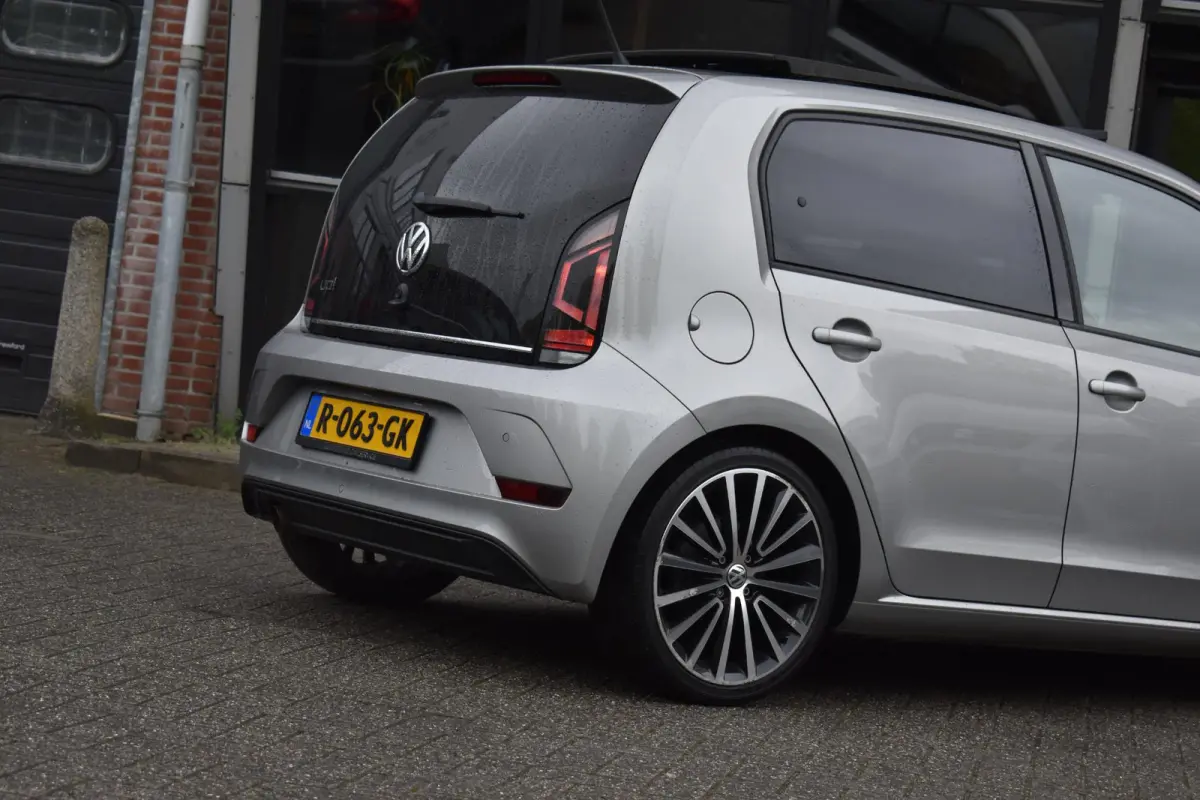 Up! 1.0 TSI BMT cross up! Airco Pano Stoelverwarming BBD